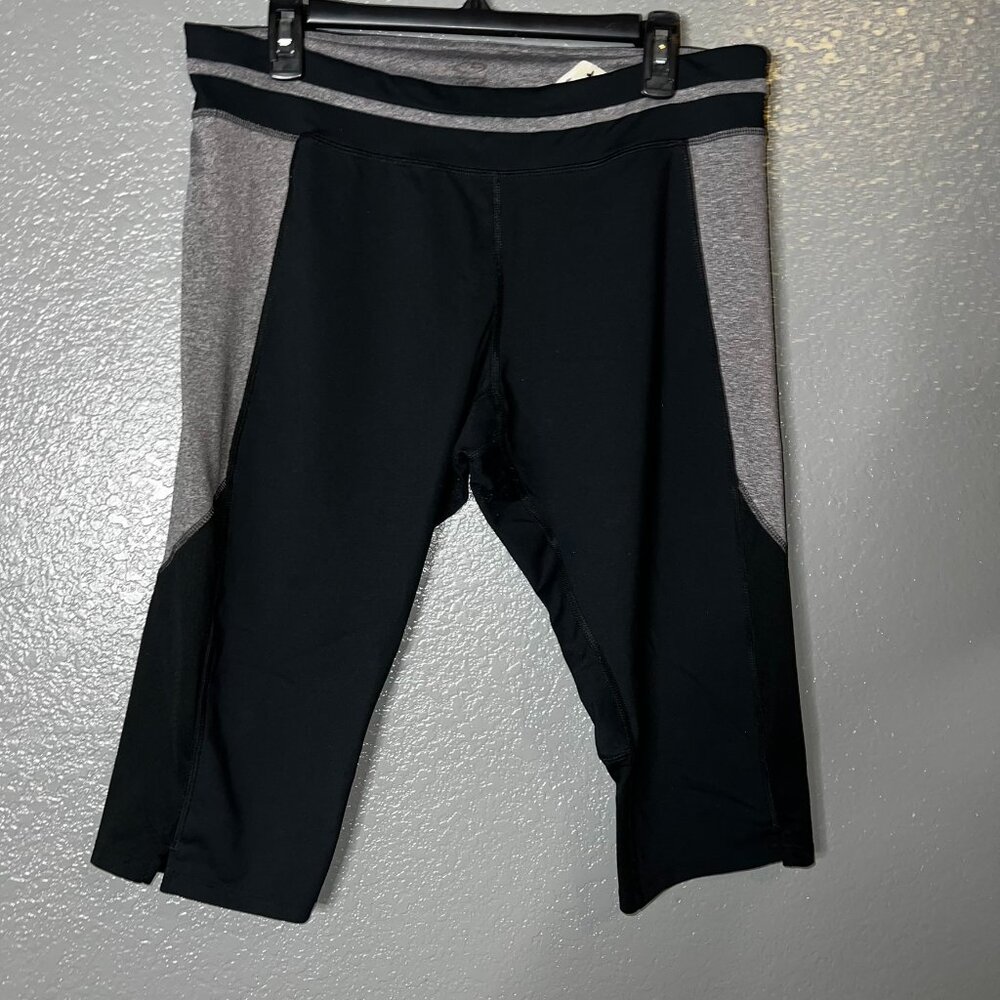 Women’s XXL Black Gray Colorblock Athletic Capri Leggings Stretch